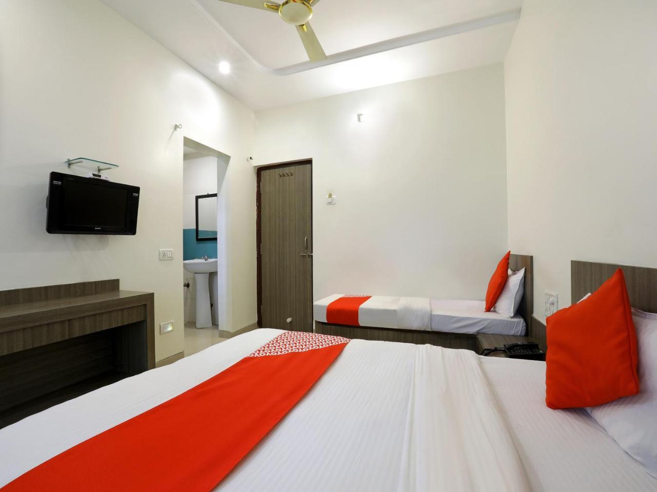 Oyo 4198 Hotel Shri Sai Murli Shirdi Zewnętrze zdjęcie