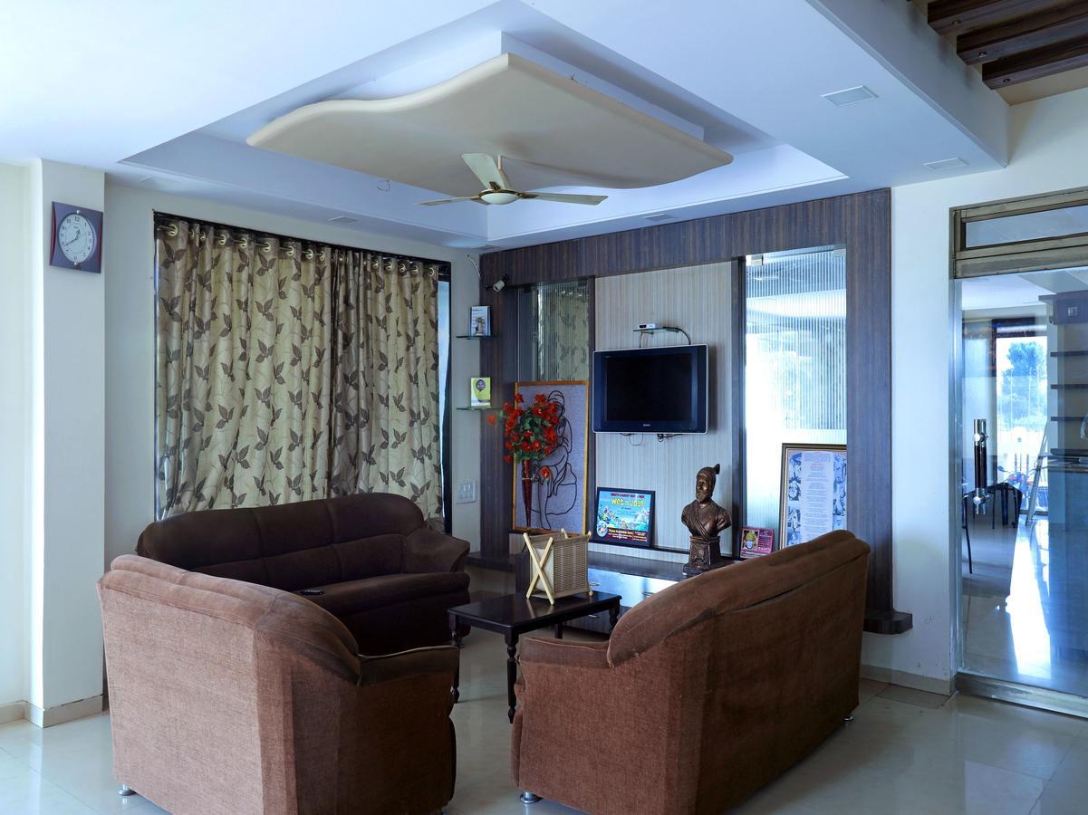 Oyo 4198 Hotel Shri Sai Murli Shirdi Zewnętrze zdjęcie